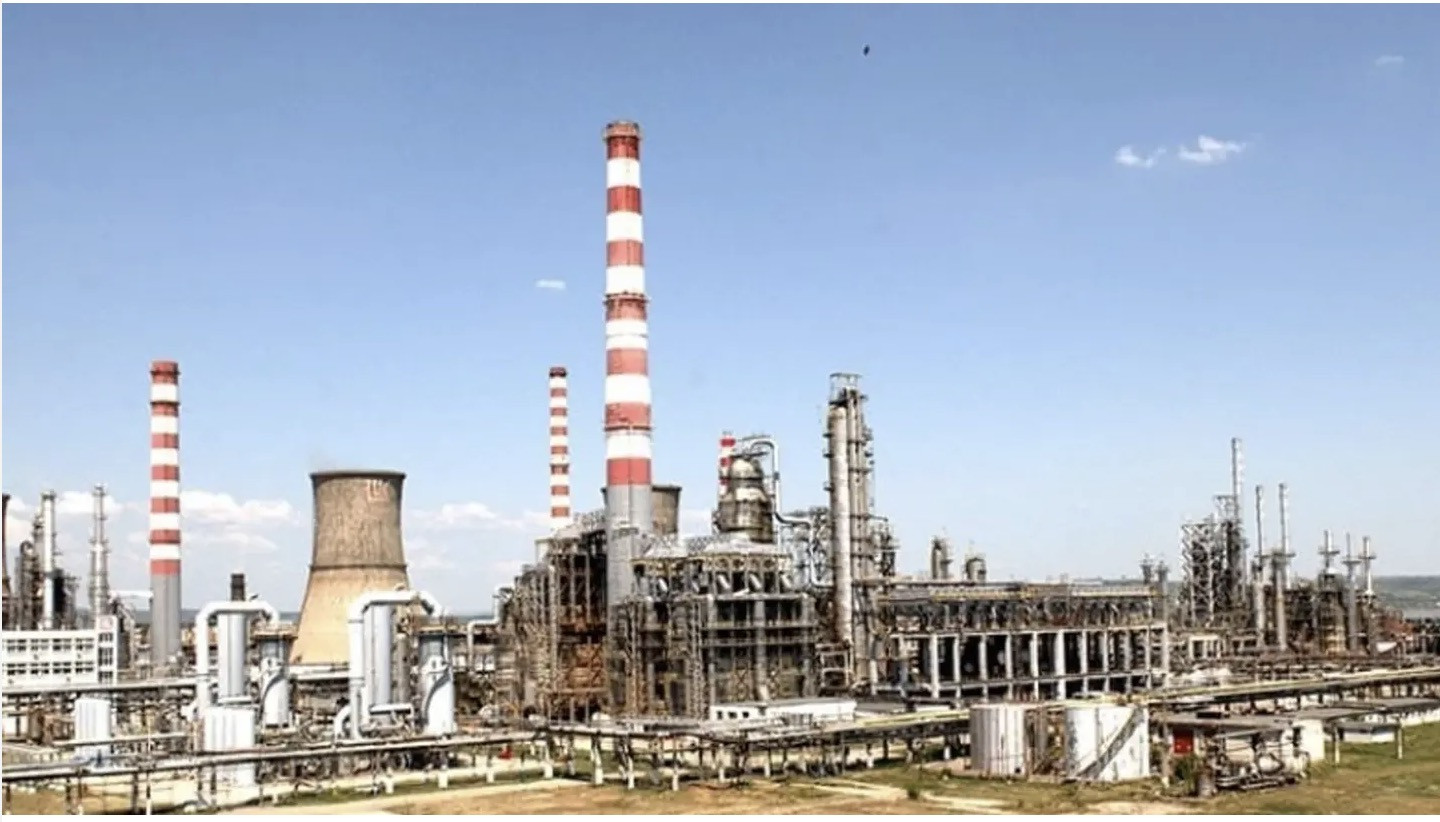 Nhà máy lọc dầu Lukoil. Ảnh: UNN.ua