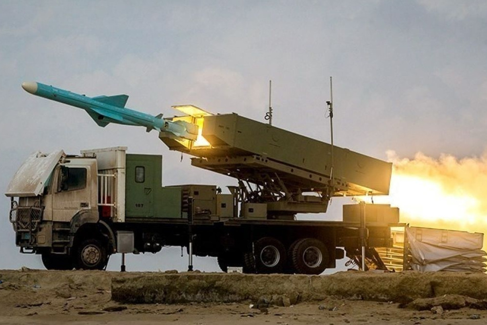 'Sát thủ' tên lửa Noor Iran lộ diện, tỉ lệ đánh chặn 98%, eo biển Hormuz rung chuyển