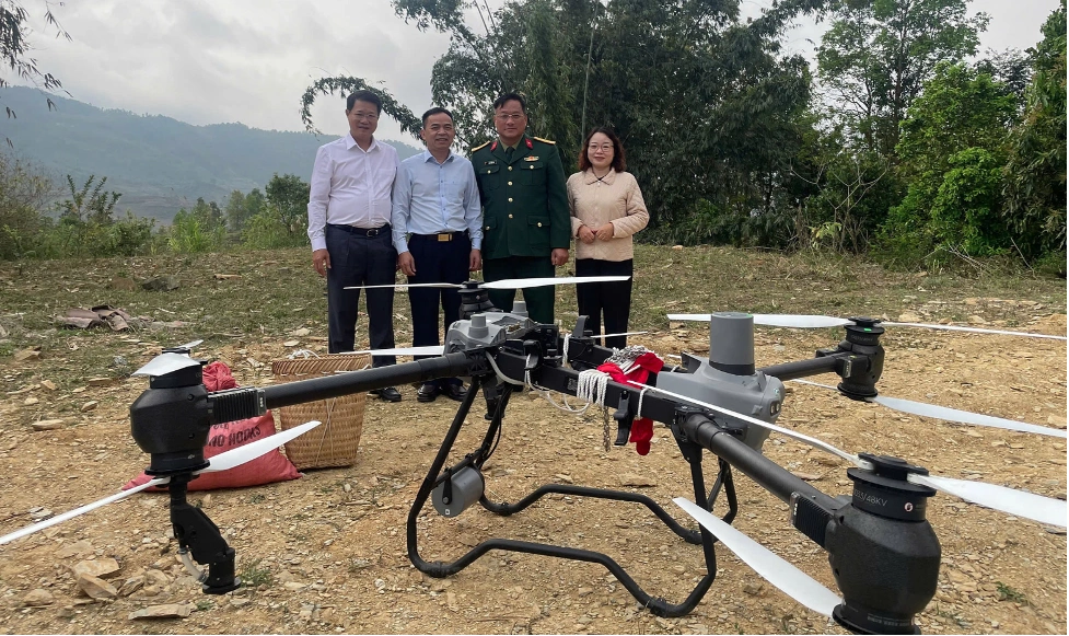 UAV được thử nghiệm vận chuyển nông sản tại tỉnh Điện Biên trong dự án phối hợp giữa Bộ Khoa học và Công nghệ và FPT hồi đầu tháng 3.png