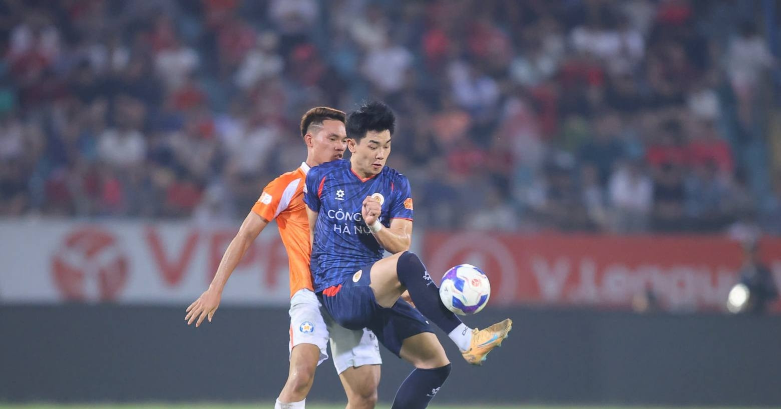 V-League sắp an bài, HLV Kim Sang Sik liệu đã thở phào?