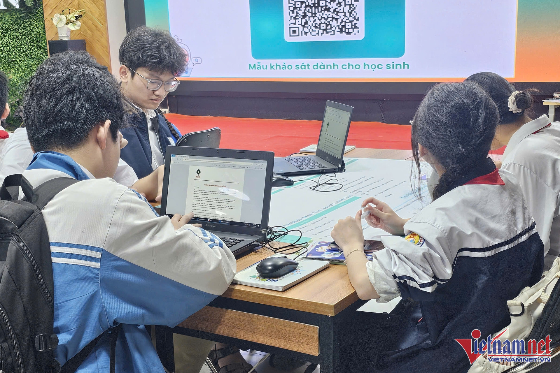 W-bao ve tre em tren mang 00.jpg