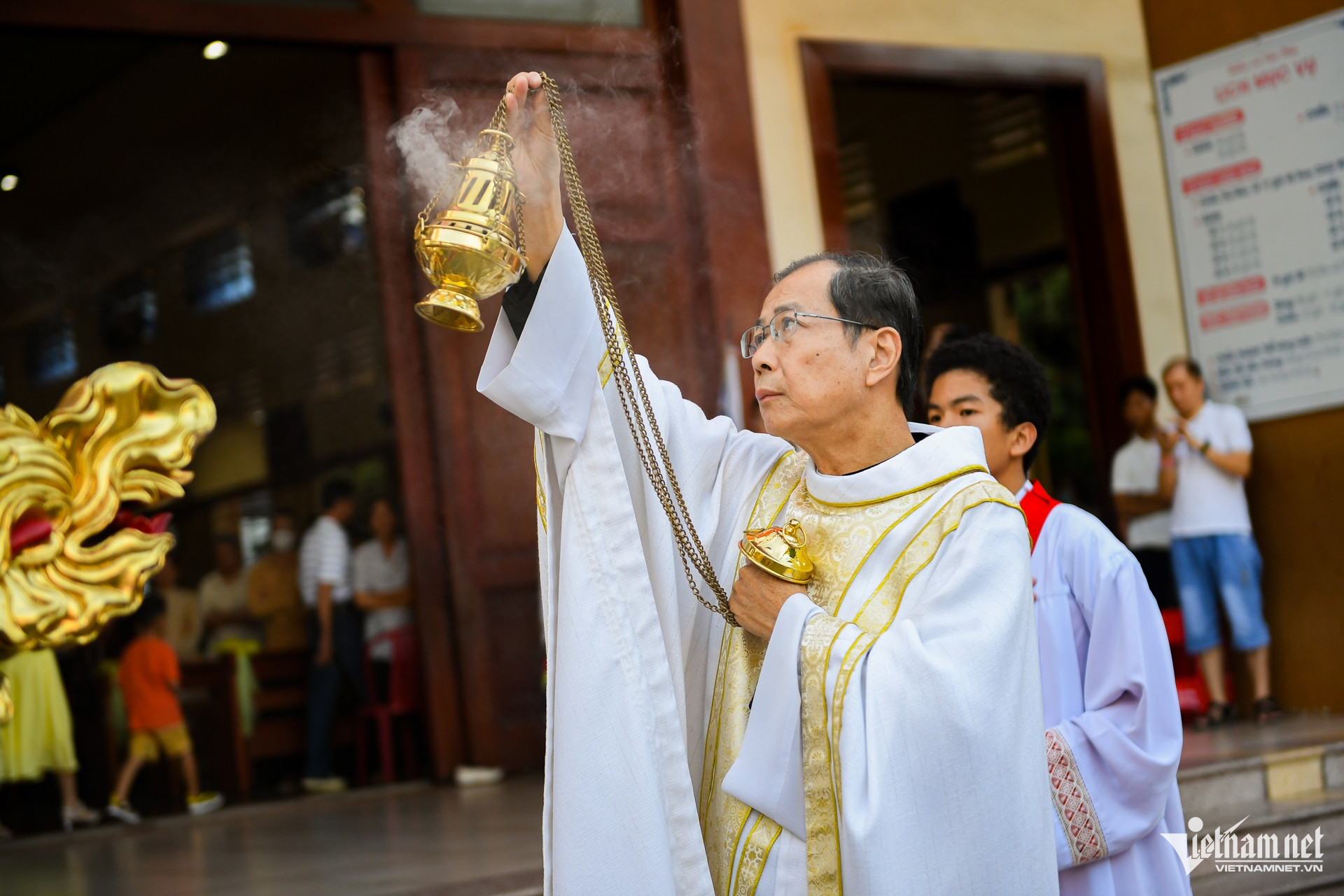 W-lễ phục sinh   Nguyễn Huế 10.jpg