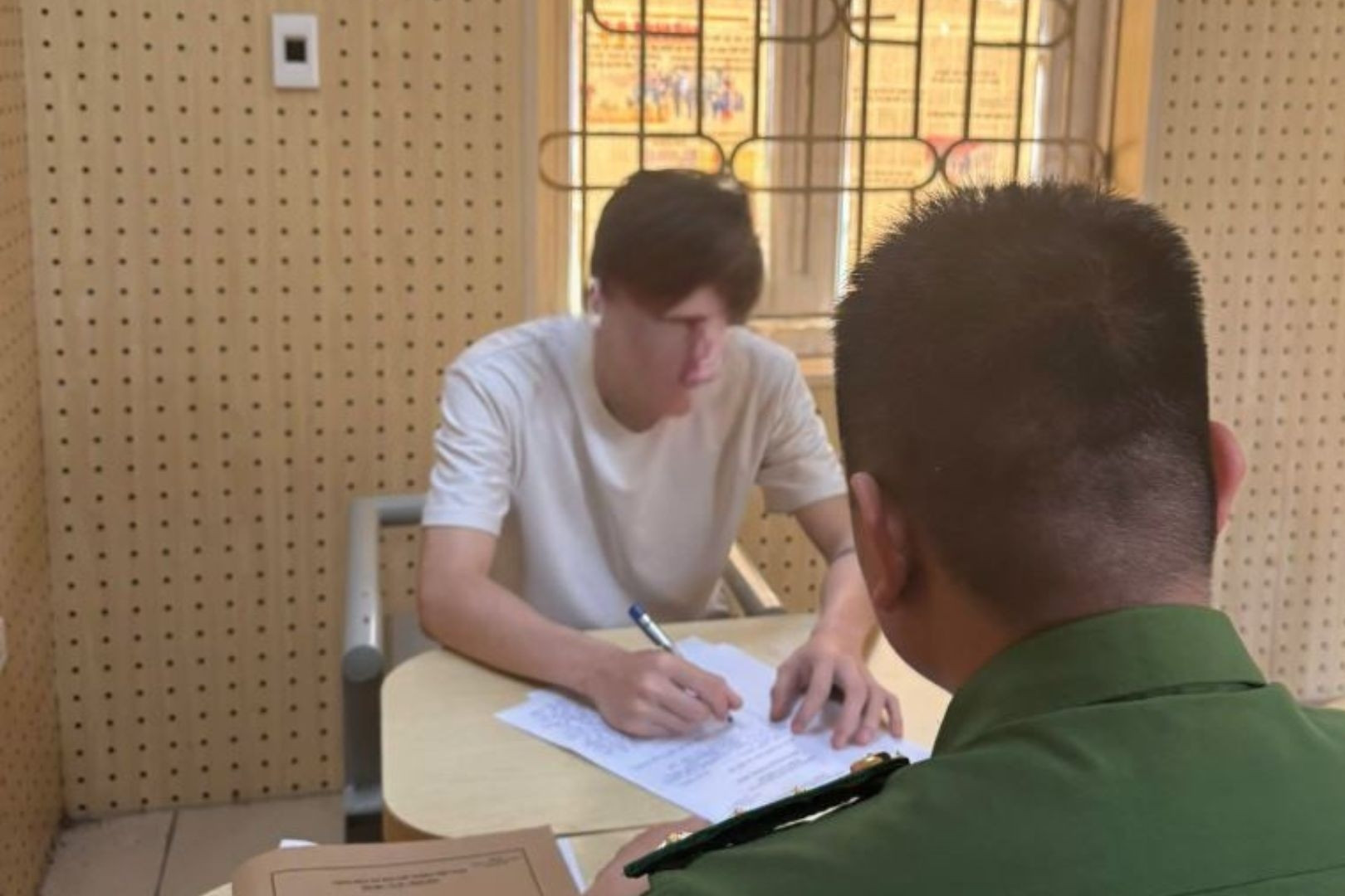 Bé gái 14 tuổi bị nam thanh niên quen qua Facebook xâm hại tình dục