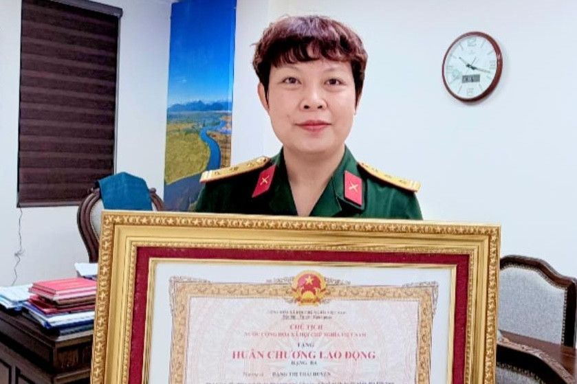 Đạo diễn 'Mưa đỏ' bất ngờ báo tin vui