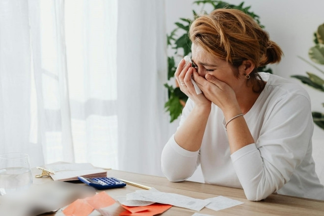 Đọc lá thư trong ngày giỗ đầu mẹ, con gái bàng hoàng nhận ra điều đau đớn