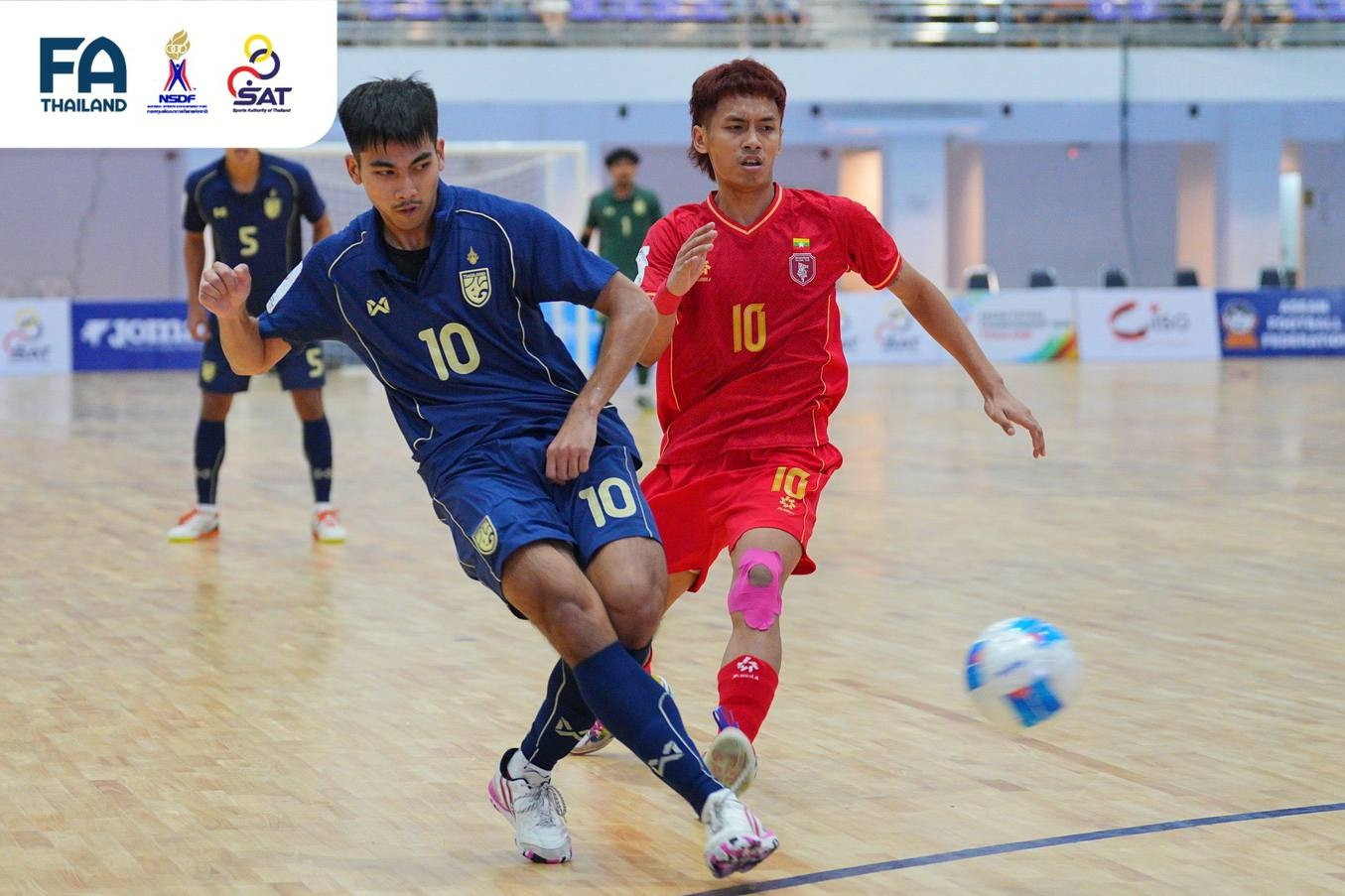 Thái Lan thắng nhọc Myanmar, nối gót futsal Việt Nam vào bán kết