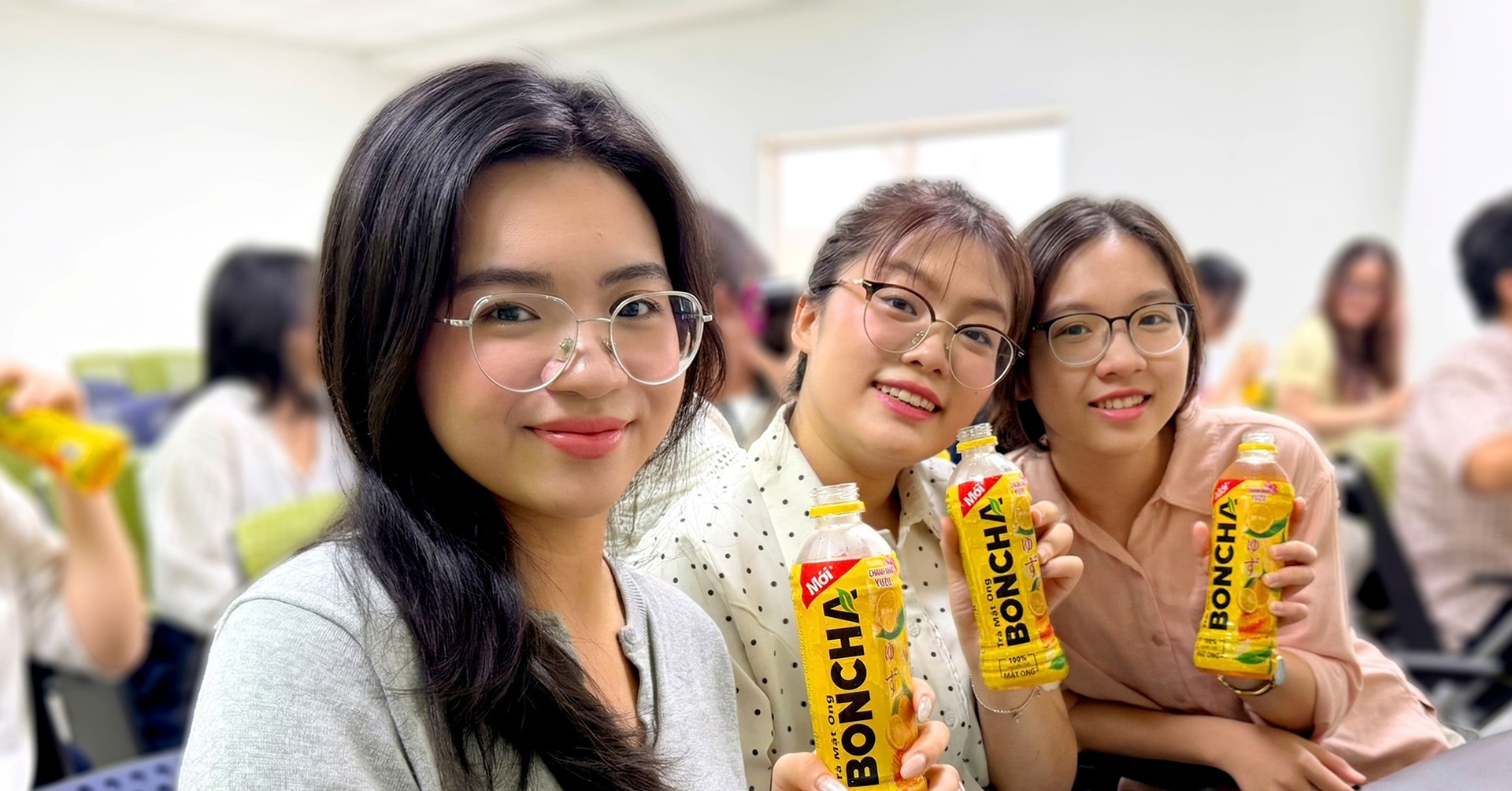 Sinh Viên TP.HCM Trải Nghiệm Quy Trình Sản Xuất Chuẩn Quốc Tế Tại Nhà Máy Uniben