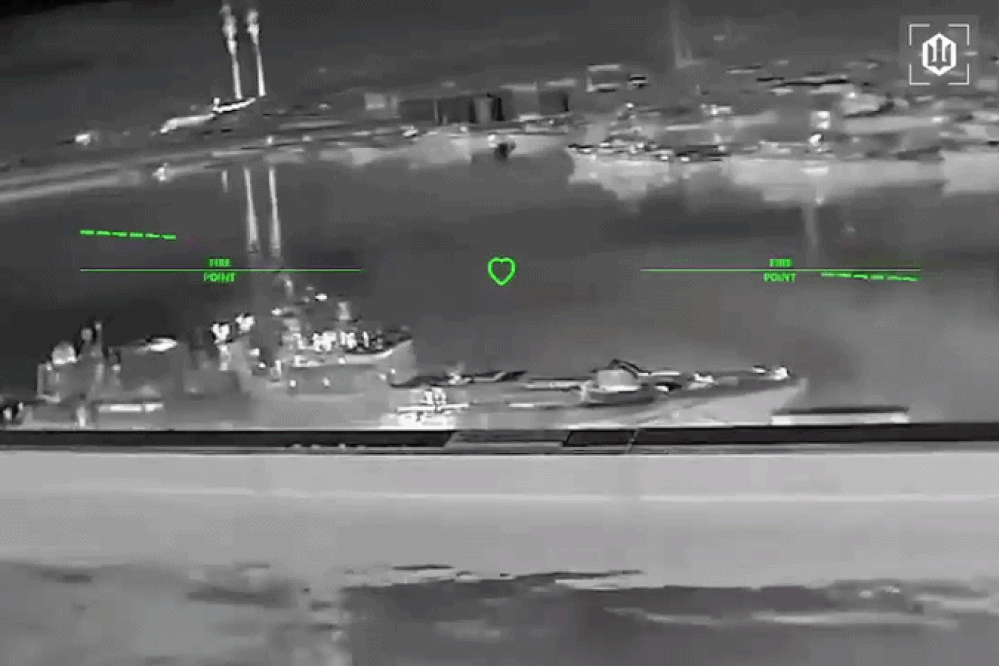 Hình ảnh tàu chiến Nga bị UAV Ukraine tấn công ở cảng Novorossiysk