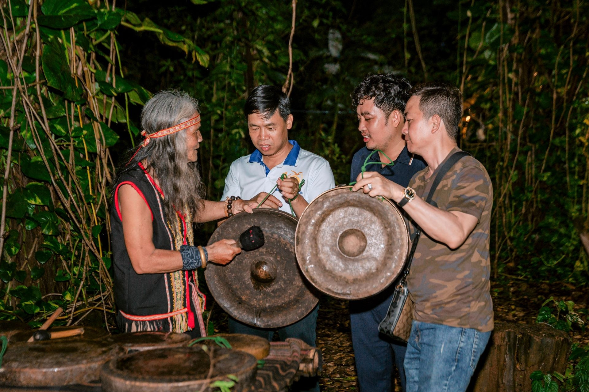 Im lìm giữa núi rừng, bản làng ở Măng Đen bất ngờ “thức giấc”