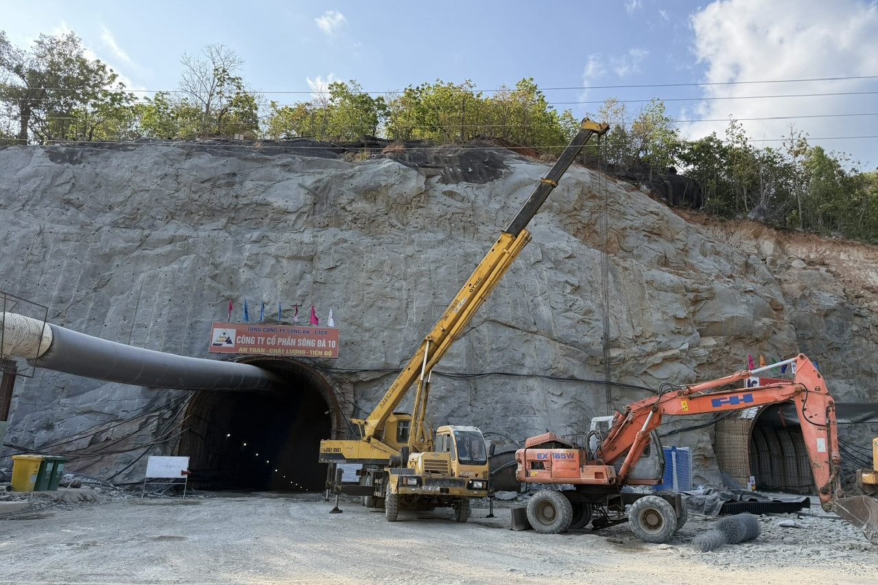 Muốn tăng trưởng hai con số, điện phải đi trước một bước