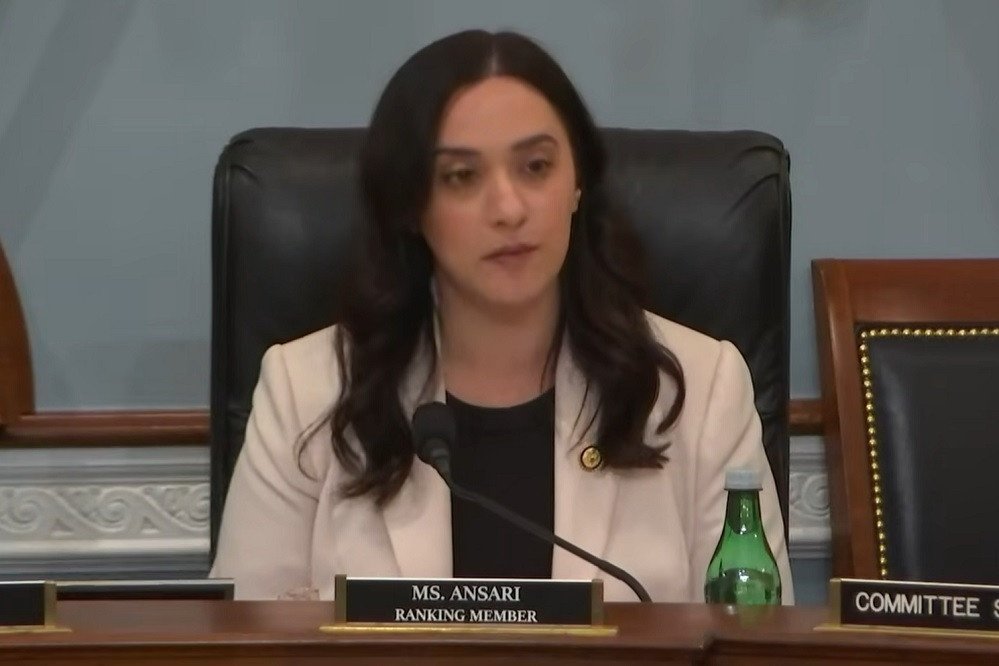 Nghị sĩ Dân chủ đòi luận tội Bộ trưởng Chiến tranh Mỹ vì xung đột Iran