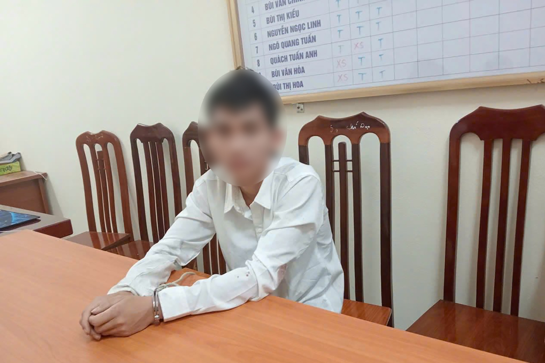 Tạm giữ hình sự thanh niên vi phạm nồng độ cồn, lái xe tông CSGT gãy chân
