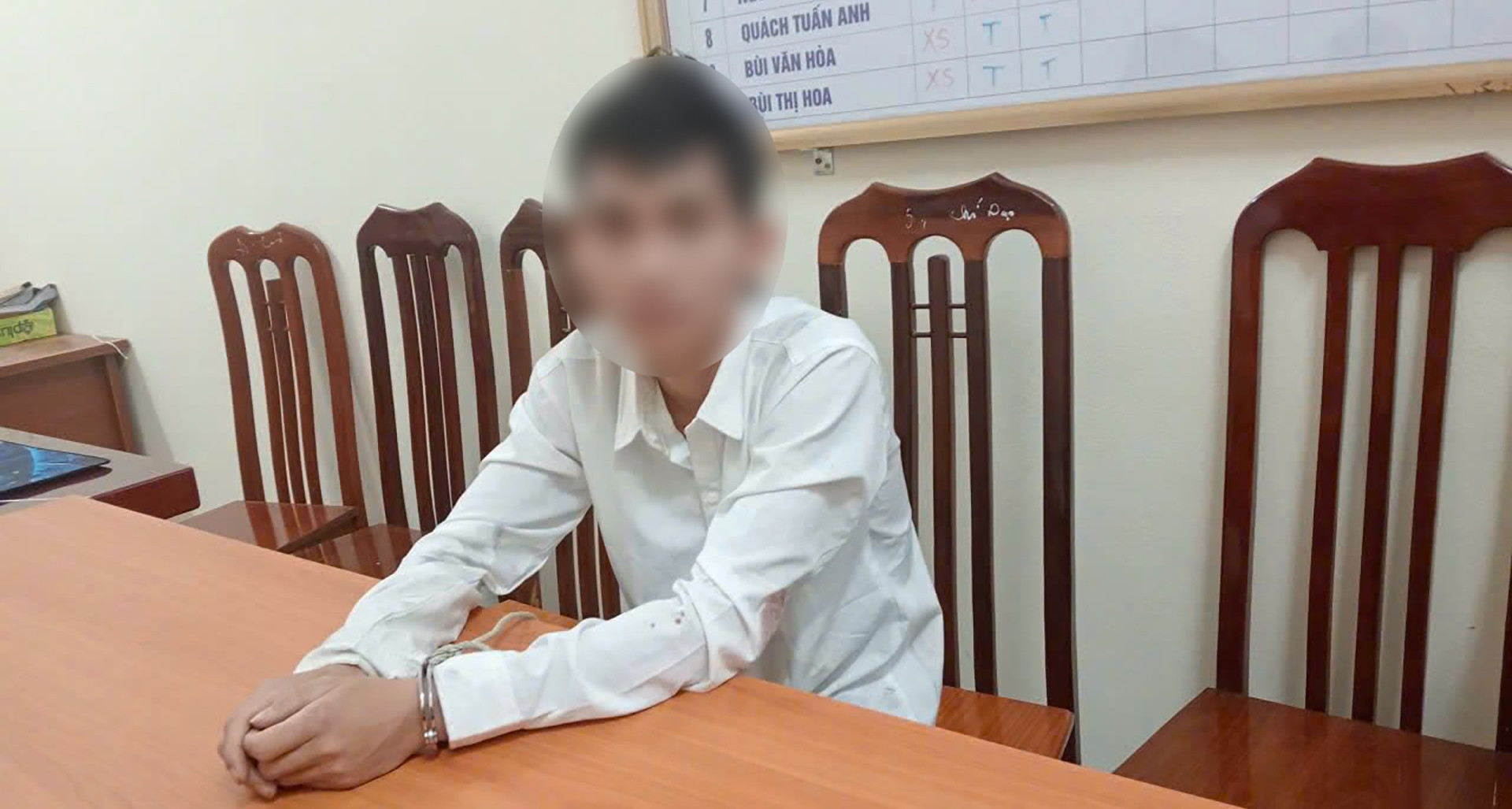 Tạm giữ hình sự thanh niên vi phạm nồng độ cồn, lái xe tông CSGT gãy chân