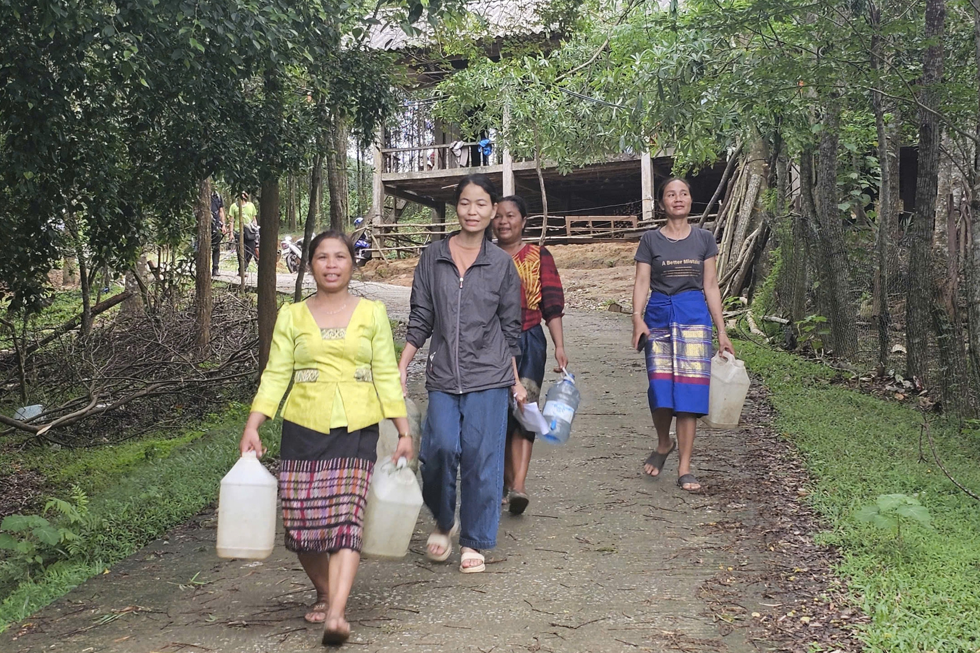 Thay đổi nhận thức của phụ nữ dân tộc thiểu số trong phát triển kinh tế