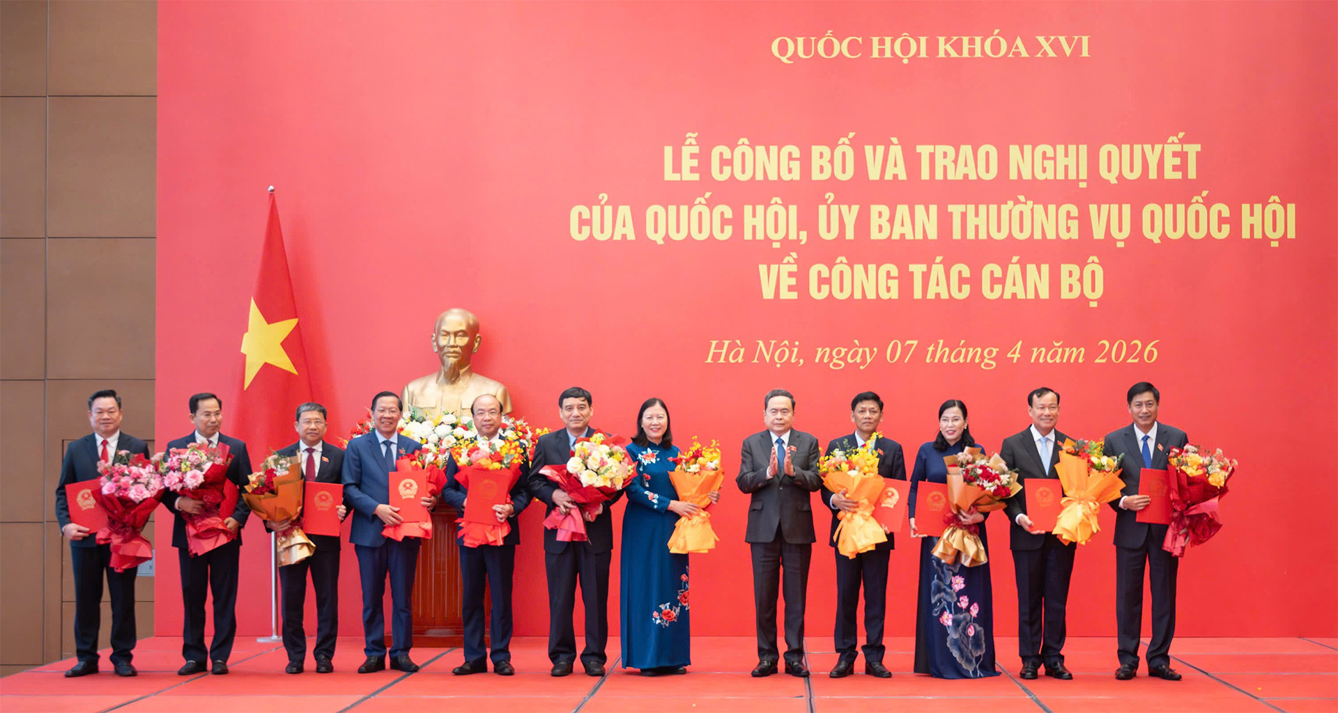 trao nghị quyết