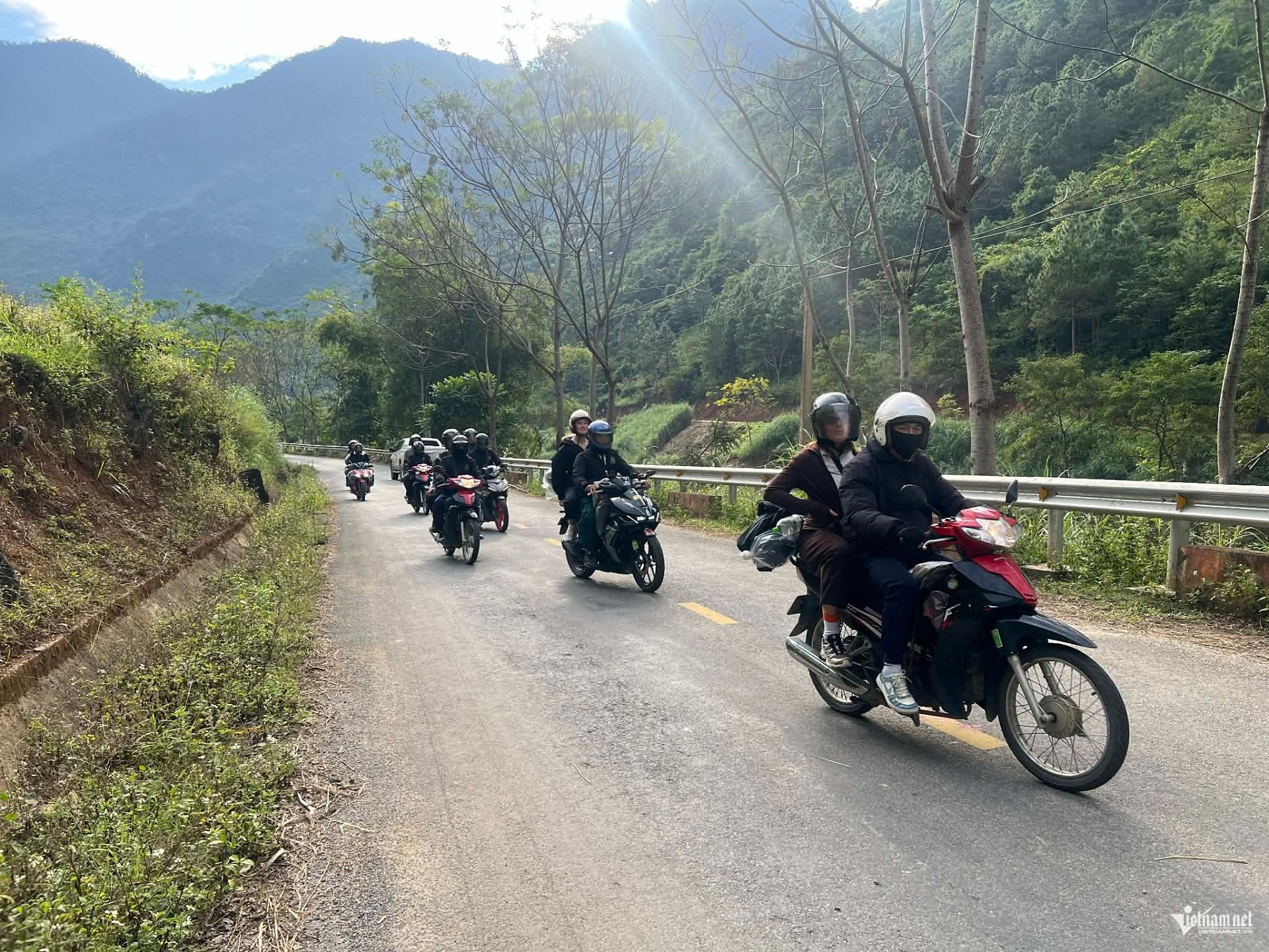 Box https://static-images.vnncdn.net/vps_images_publish/000001/000003/2026/4/7/w-anh-2-2994.jpg