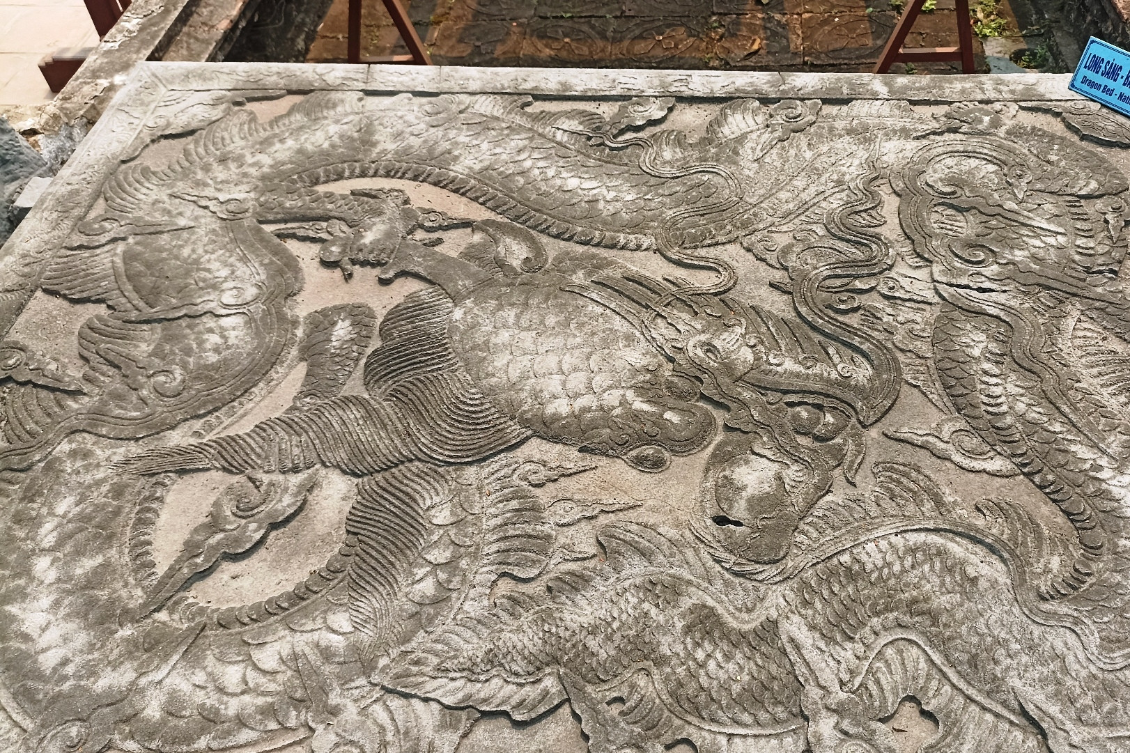 Bí ẩn bàn tay người trên hình rồng điêu khắc là bảo vật quốc gia