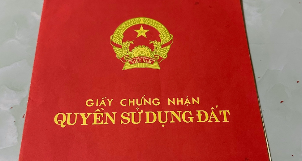 Có bản án vẫn phải nộp sổ đỏ gốc: Người dân nói vô lý, nhà chức trách phản hồi