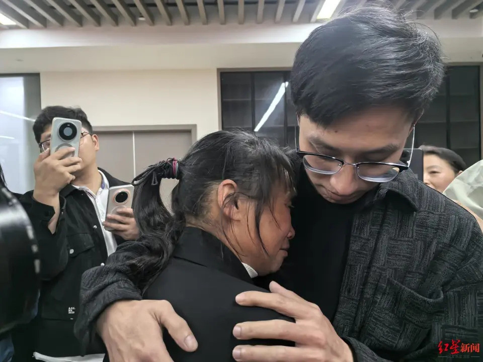 con that lac anh.jpg