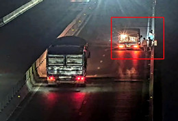 đi bộ trên cao tốc 1.jpg