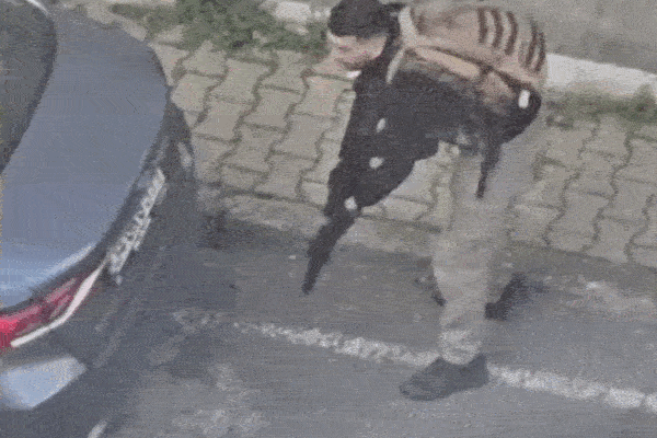 Khoảnh khắc cảnh sát Thổ Nhĩ Kỳ đối đầu với 3 tay súng gần lãnh sự quán Israel