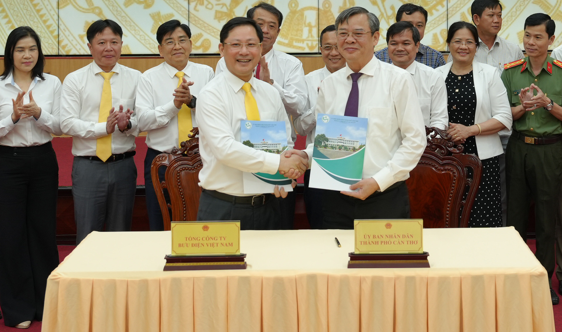 ky ket can tho Buu dien.JPG