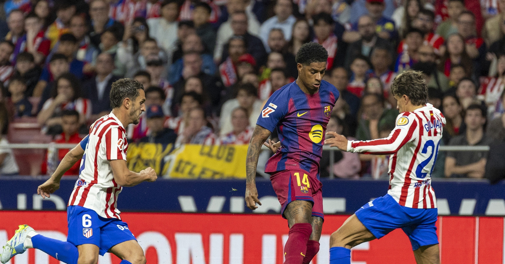 Atletico hạ Barca, Simeone bênh học trò chơi ‘bóng rổ’