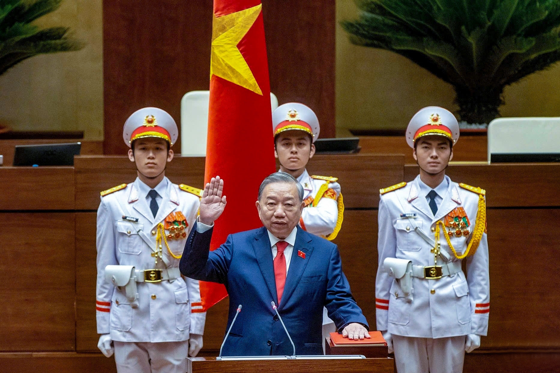 Nhất thể hóa chức danh Tổng Bí thư và Chủ tịch nước sẽ nâng cao vị thế của Đảng