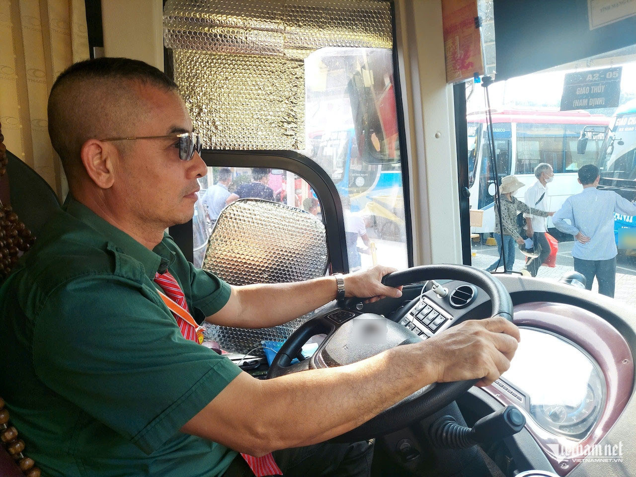 tuoi nghi huu nghe lai xe.jpeg