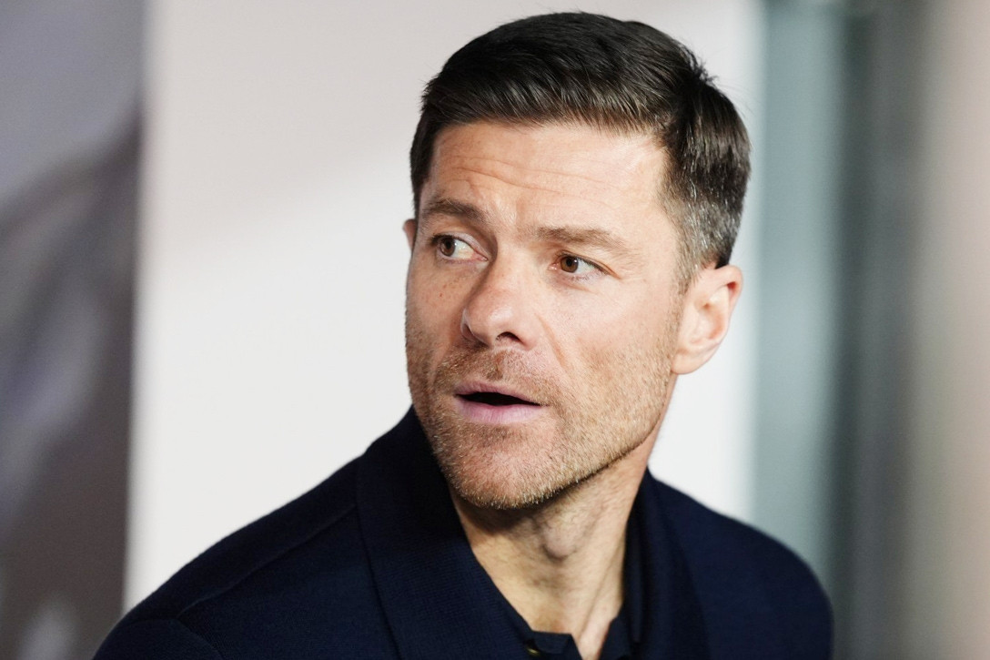 Xabi Alonso sẵn sàng dẫn dắt Man City hoặc Liverpool