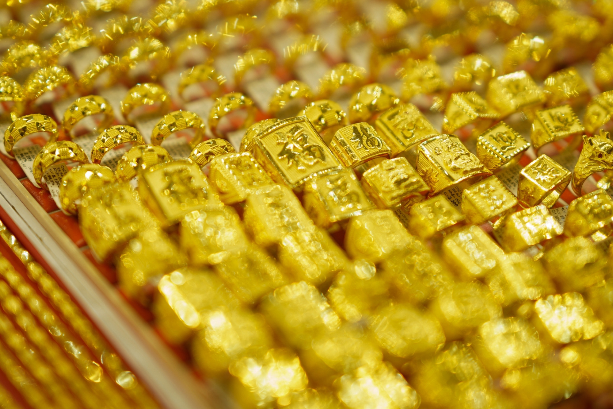 Giá vàng hôm nay 10/4/2026: Kết phiên tăng mạnh 1,2 triệu đồng/lượng