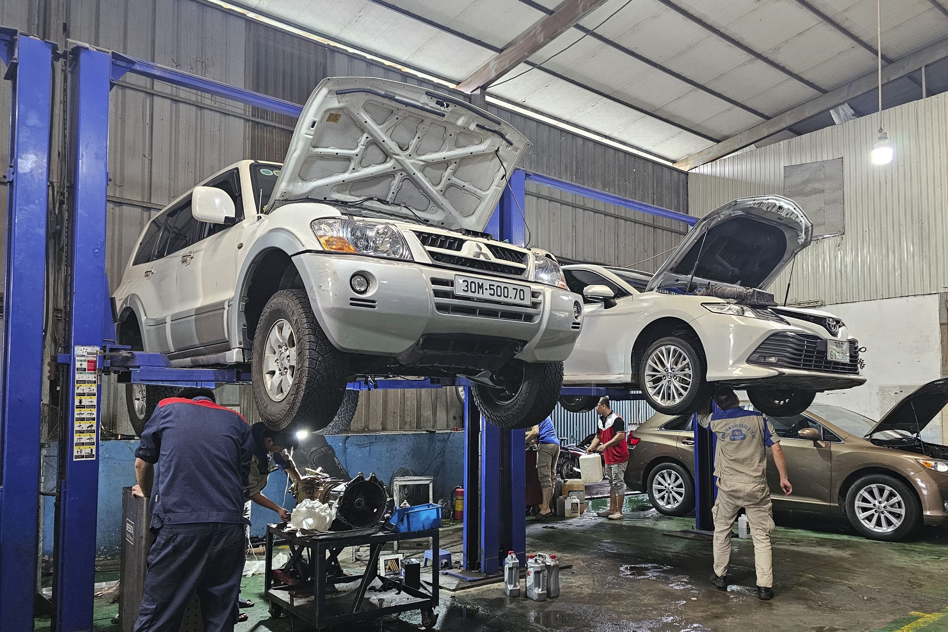 Bao lâu nên bảo dưỡng ô tô định kỳ để xe luôn 'khỏe' và mượt mà?