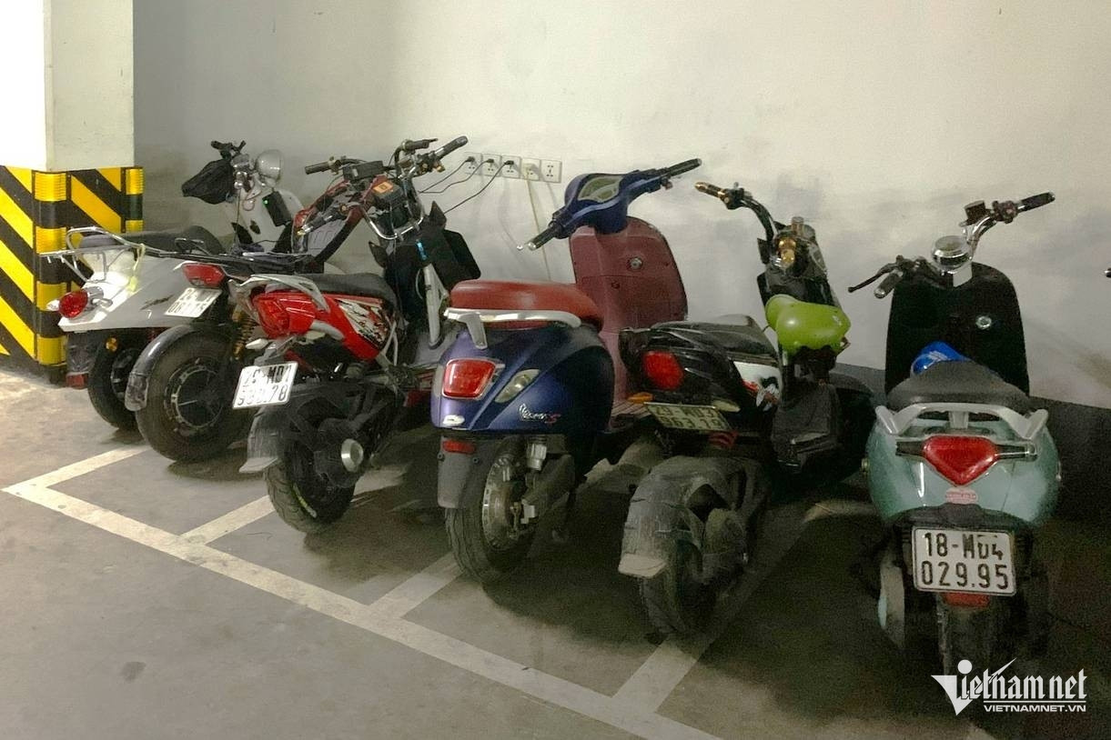 Chung cư cũ không bắt buộc phải bố trí chỗ để xe điện và trạm sạc?