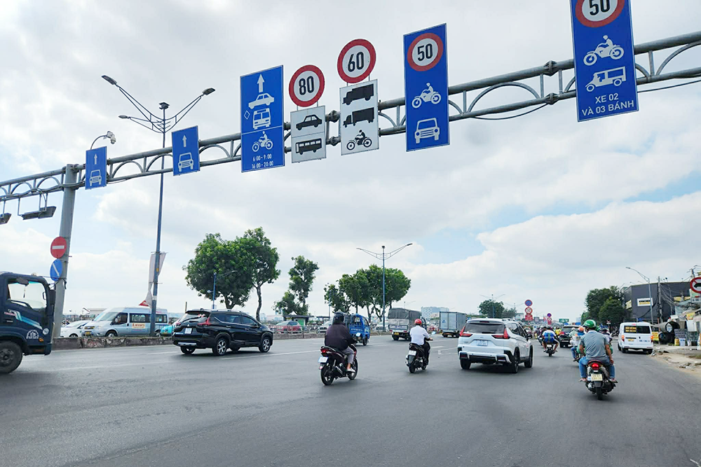 Đóng giao lộ cửa ngõ xây ga metro, CSGT TPHCM khuyến cáo 6 lộ trình thay thế