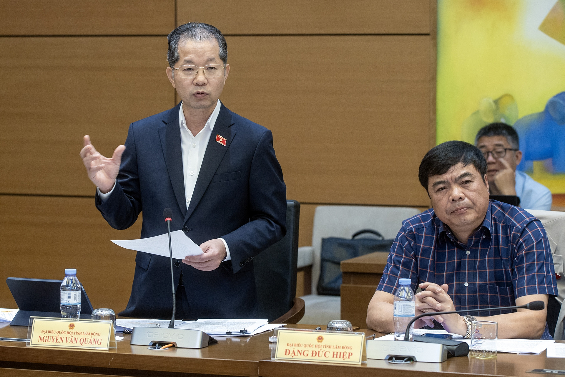 Đề xuất bỏ quy định người đi công chứng phải chụp ảnh với công chứng viên