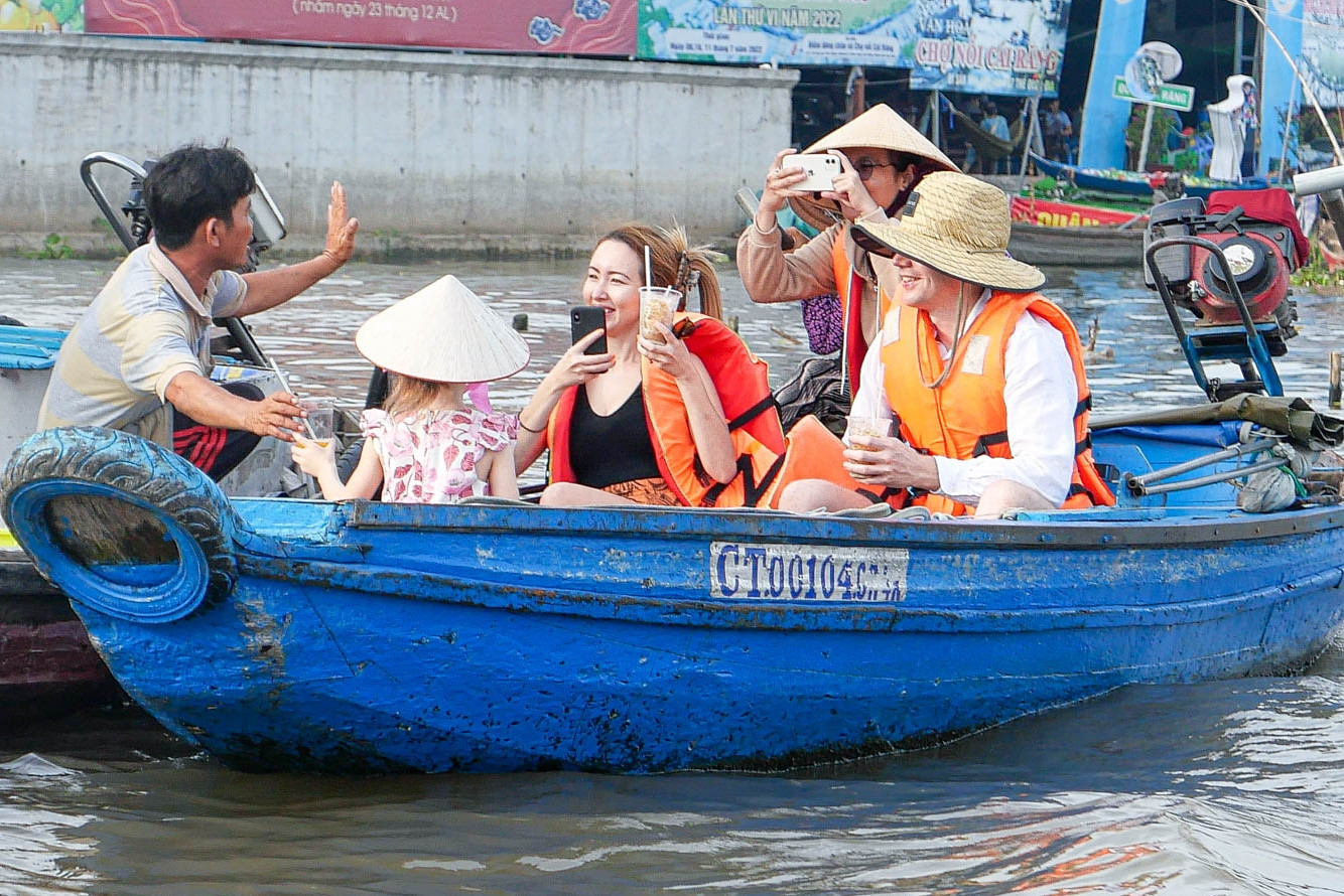 Du lịch Việt vào 'cuộc đua' AI để khai phá tài nguyên mới