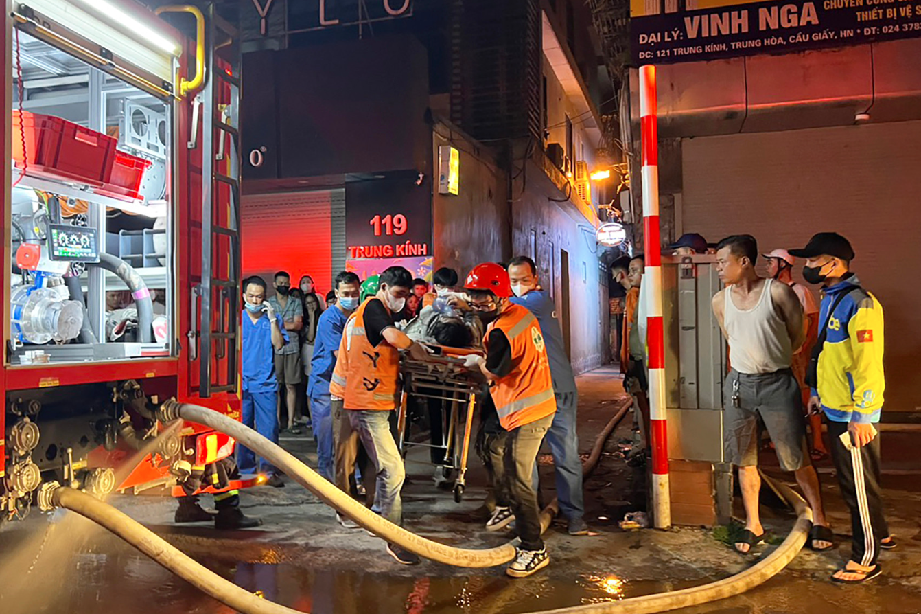 Gia đình nạn nhân vụ cháy làm 15 người chết: 'Bồi thường bao nhiêu cũng không đủ...'