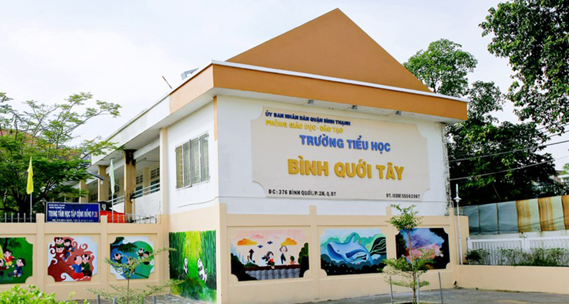 Hơn 100 học sinh trường tiểu ở TPHCM bất ngờ nôn ói, đau bụng, sốt cao