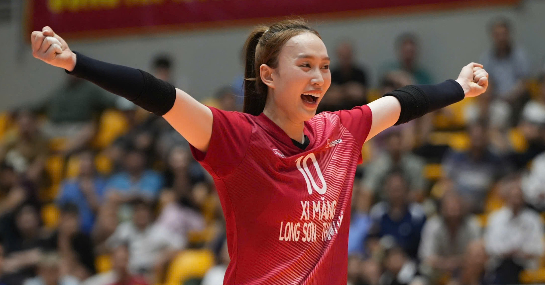 Hotgirl bóng chuyền giúp Thanh Hoá thắng sốc ở giải quốc gia