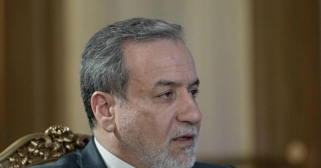 Iran Cảnh Báo Đóng Eo Biển Hormuz, Đe Dọa Rút Khỏi Thỏa Thuận Ngừng Bắn