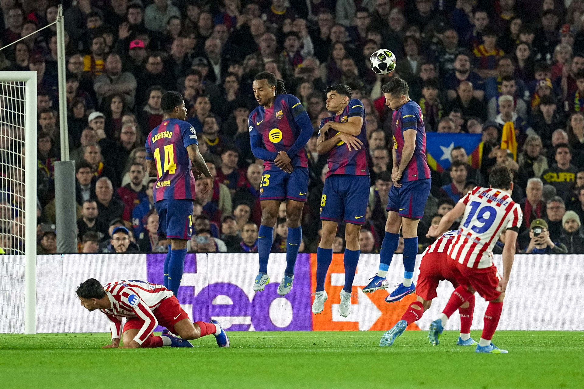 Julian Alvarez Barca Atletico Cup C1.jpg