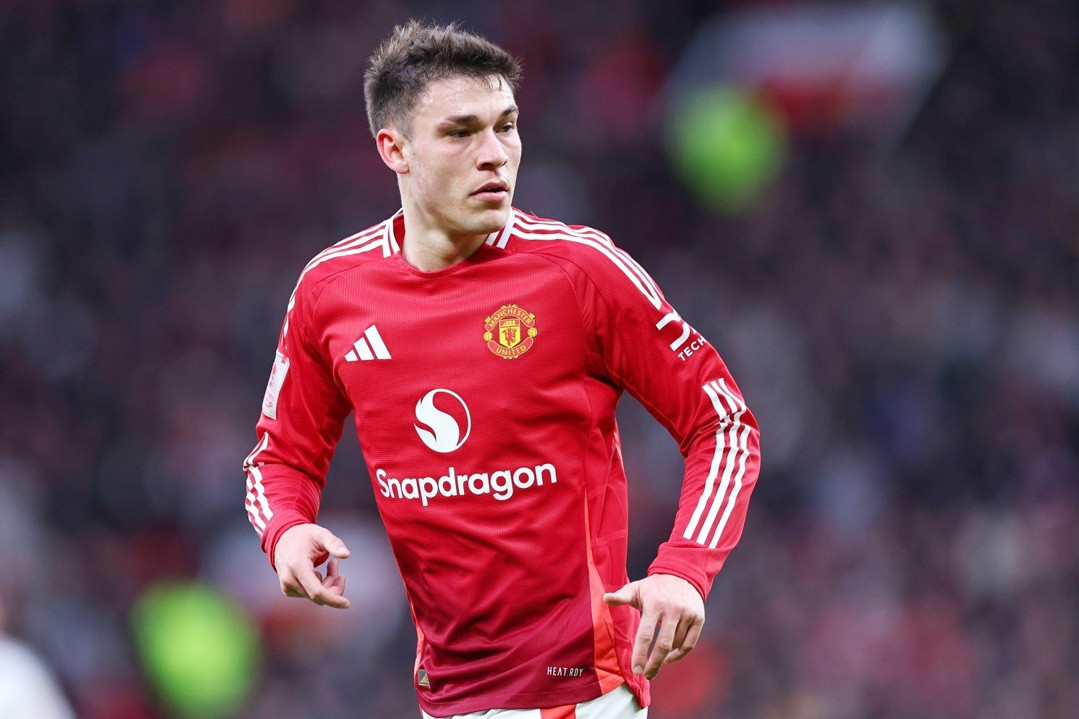 MU tống khứ Manuel Ugarte để rước về 2 tiền vệ mới