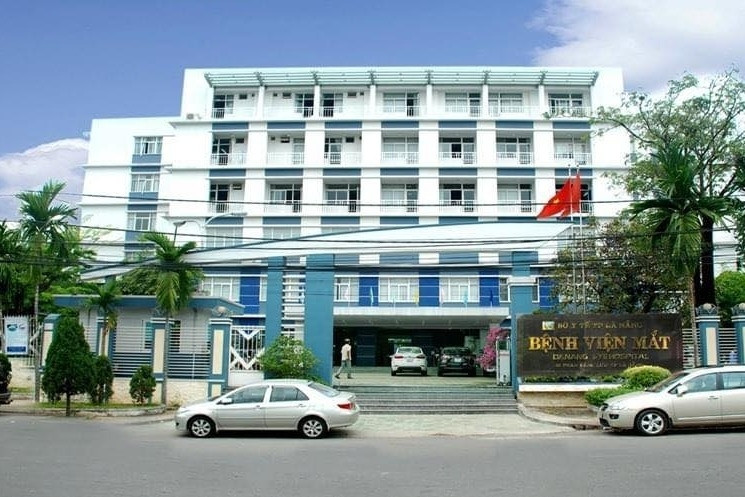 Ngỡ tốn hàng nghìn USD, nữ du khách Mỹ bất ngờ với chi phí khám mắt ở Việt Nam