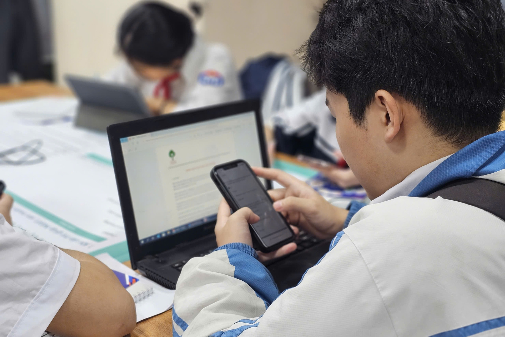 Thu hẹp mức độ tiếp cận thông tin số của trẻ em Việt Nam giữa các vùng, miền