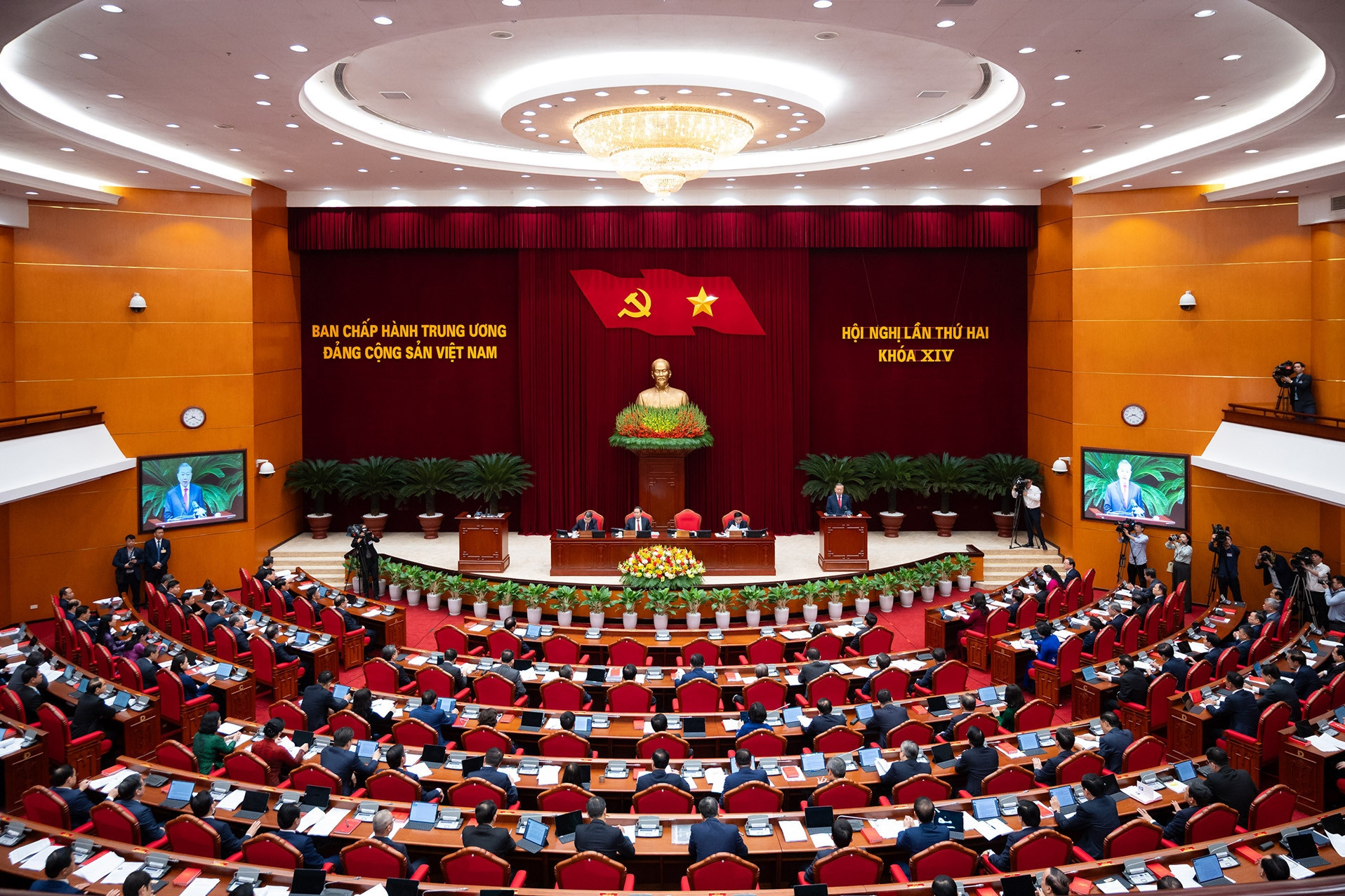 Trung ương yêu cầu sửa Bộ Luật Hình sự, giảm hình phạt tù với người phạm tội không vụ lợi