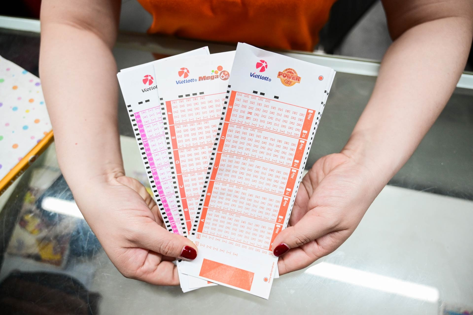 Vietlott tìm thấy khách hàng trúng độc đắc tiền tỷ