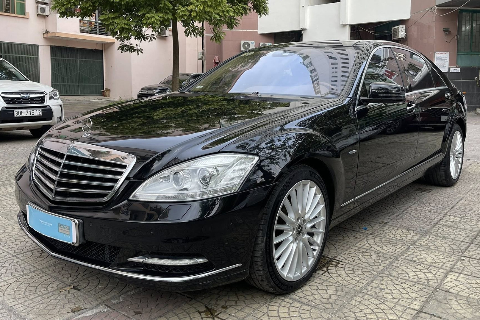 Xe doanh nhân Mercedes-Benz S500 15 năm tuổi giá rẻ ngang Toyota Vios mua mới