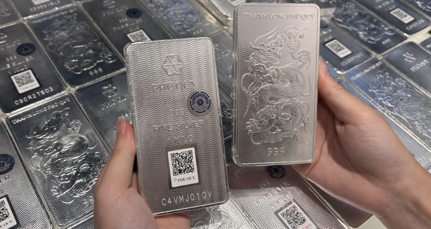 Giá bạc hôm nay 2/5/2026 tăng 'bốc đầu' rồi bất ngờ rơi mạnh
