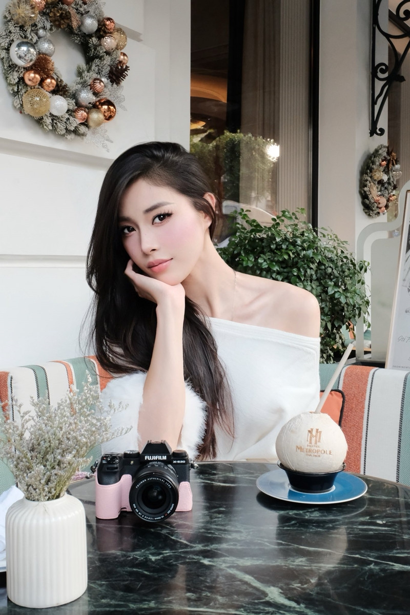 https://static-images.vnncdn.net/vps_images_publish/000001/000003/2026/5/1/dang-thu-huyen-006-1500.jpg