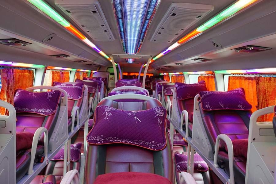 Đi xe khách đường dài, chọn ghế ngồi vị trí nào là an toàn nhất?